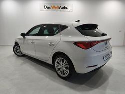 Blanco Usado 2022 Seat Leon Style | 18.900 € (Precio justo)