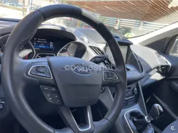 Gris / plata Usado 2019 Ford Kuga Trend SUV | 19.500 € (Buen precio)