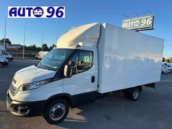 Blanco Usado 2023 Iveco Daily | 29.917 € (Precio justo)