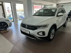 Usado 2023 VW T-Roc Life SUV | 27.990 € (Un poco caro)