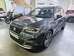 Gris Usado 2023 Seat Arona FR SUV | 17.400 € (Buen precio)