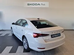 Blanco Usado 2024 Skoda Octavia Selection Berlina | 27.500 € (Buen precio)