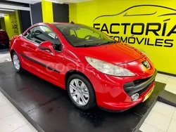 Negro Usado 2010 Peugeot 207 CC Descapotable | 6990 € (Caro)