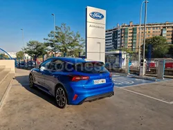 Azul Usado 2023 Ford Focus ST-Line Berlina | 18.750 € (Buen precio)