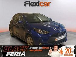 Azul Usado 2024 Toyota Yaris Hybrid Active Berlina | 20.490 € (Precio justo)