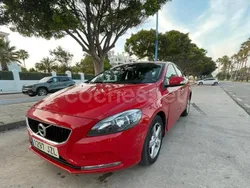 Rojo Usado 2017 Volvo V40 Momentum Familiar | 10.100 € (Super precio)