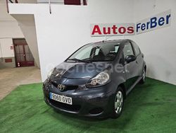 Gris / plata Usado 2010 Toyota Aygo Utilitario | 5900 € (Un poco caro)
