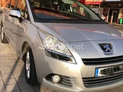 Gris / plata Usado 2011 Peugeot 5008 Monovolumen | 4999 € (Precio justo)