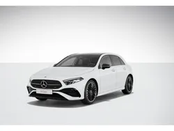 Blanco polar pintura unicolor Usado 2023 Mercedes A200 AMG line Berlina | 45.500 €