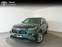 Verde Usado 2023 Toyota Highlander Advance SUV | 60.900 € (Un poco caro)