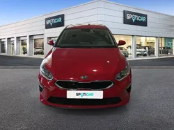 Rojo Usado 2022 Kia Ceed Berlina | 16.900 € (Precio justo)