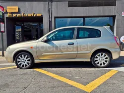 Beige Usado 2004 Nissan Almera Berlina | 2500 €