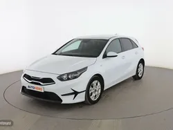 Blanco Usado 2023 Kia Ceed Berlina | 17.199 € (Buen precio)