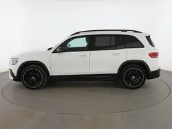 Blanco Usado 2022 Mercedes GLB200 AMG line SUV | 41.299 € (Un poco caro)