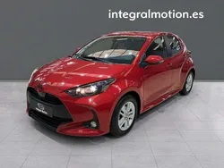 Rojo Usado 2024 Toyota Yaris Edition Berlina | 18.990 € (Precio justo)