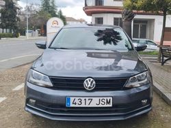 Gris / plata Usado 2016 VW Jetta Advance Berlina | 6900 € (Super precio)