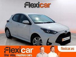 Blanco Usado 2022 Toyota Yaris Hybrid Business Edition Berlina | 15.890 € (Buen precio)