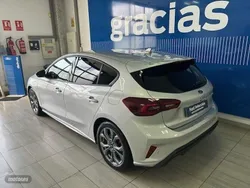 Plateado Usado 2024 Ford Focus ST-Line SUV | 20.995 € (Buen precio)