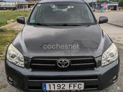 Gris / plata Usado 2006 Toyota RAV4 Executive SUV | 10.000 € (Precio justo)