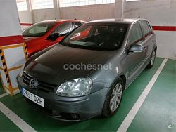 Gris / plata Usado 2006 VW Golf V Highline Berlina | 5699 € (Precio justo)