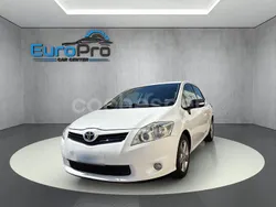 Blanco Usado 2011 Toyota Auris Active Berlina | 8800 € (Caro)