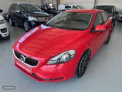 Rojo Usado 2017 Volvo V40 Momentum Familiar | 15.900 € (Precio justo)
