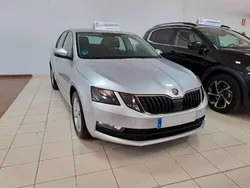 Gris Usado 2021 Skoda Octavia Ambition Berlina | 16.220 € (Un poco caro)