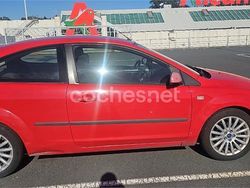 Rojo Usado 2004 Ford Focus Sport Berlina | 2400 €