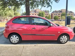 Rojo Usado 2003 Seat Ibiza Stella Berlina | 1500 €