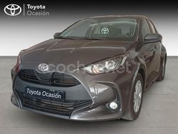 Gris / plata Usado 2022 Toyota Yaris Berlina | 16.900 € (Precio justo)