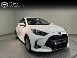 Blanco Usado 2023 Toyota Yaris Hybrid Active Berlina | 20.500 € (Precio justo)