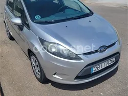 Gris / plata Usado 2011 Ford Fiesta Trend Utilitario | 3300 € (Buen precio)