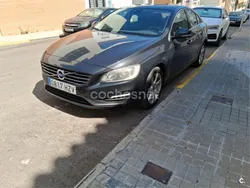 Azul Usado 2014 Volvo S60 Momentum Berlina | 6000 €