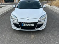 Blanco Usado 2009 Renault Mégane III Dynamique Berlina | 4800 € (Precio justo)