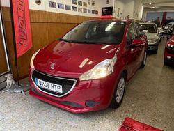 Rojo Usado 2014 Peugeot 208 Allure Utilitario | 7990 € (Caro)