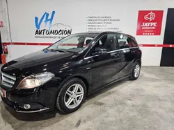 Negro Usado 2012 Mercedes B180 Monovolumen | 9799 € (Precio justo)