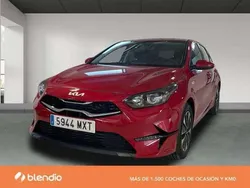 Rojo Nuevo 2025 Kia Ceed Utilitario | 21.980 € (Un poco caro)