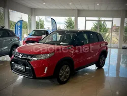 Rojo Nuevo 2025 Suzuki Vitara SUV | 26.480 €