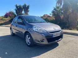 Gris / plata Usado 2010 Renault Clio II Authentique Berlina | 4990 € (Precio justo)