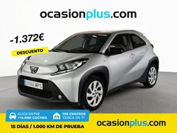 Gris Usado 2024 Toyota Aygo Play Utilitario | 14.990 € (Precio justo)