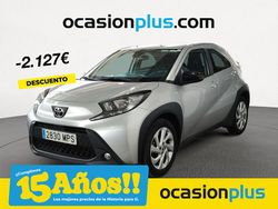 Gris Usado 2024 Toyota Aygo Play Utilitario | 14.600 € (Precio justo)