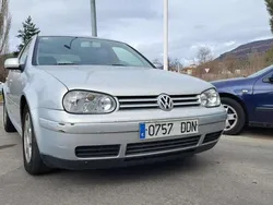 Plateado Usado 2000 VW Golf IV Highline Utilitario | 3000 € (Precio justo)