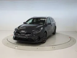 Gris Usado 2024 Kia Ceed Style Familiar | 25.555 €