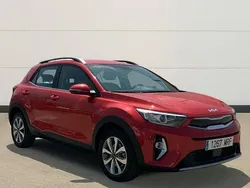 Rojo Usado 2024 Kia Stonic SUV | 19.900 € (Precio justo)