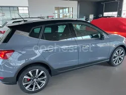Beige Nuevo 2025 Seat Arona FR SUV | 23.800 €