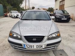 Gris / plata Usado 2006 Hyundai Elantra Style Berlina | 2700 €