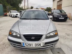 Gris / plata Usado 2006 Hyundai Elantra Style Berlina | 2700 €
