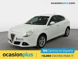 Blanco Usado 2011 Alfa Romeo Giulietta Distinctive Utilitario | 9900 € (Precio justo)