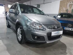 Gris / plata Usado 2013 Suzuki SX4 GL SUV | 9900 €