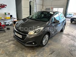 Gris Usado 2019 Peugeot 208 Signature Sky Utilitario | 8500 € (Precio justo)